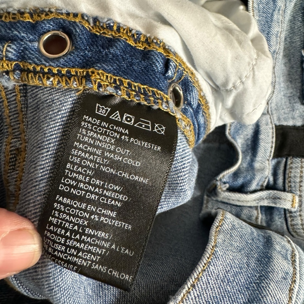 BDG Women's Light Blue Jeans with Black  Grommet Details - Picture 9 of 13